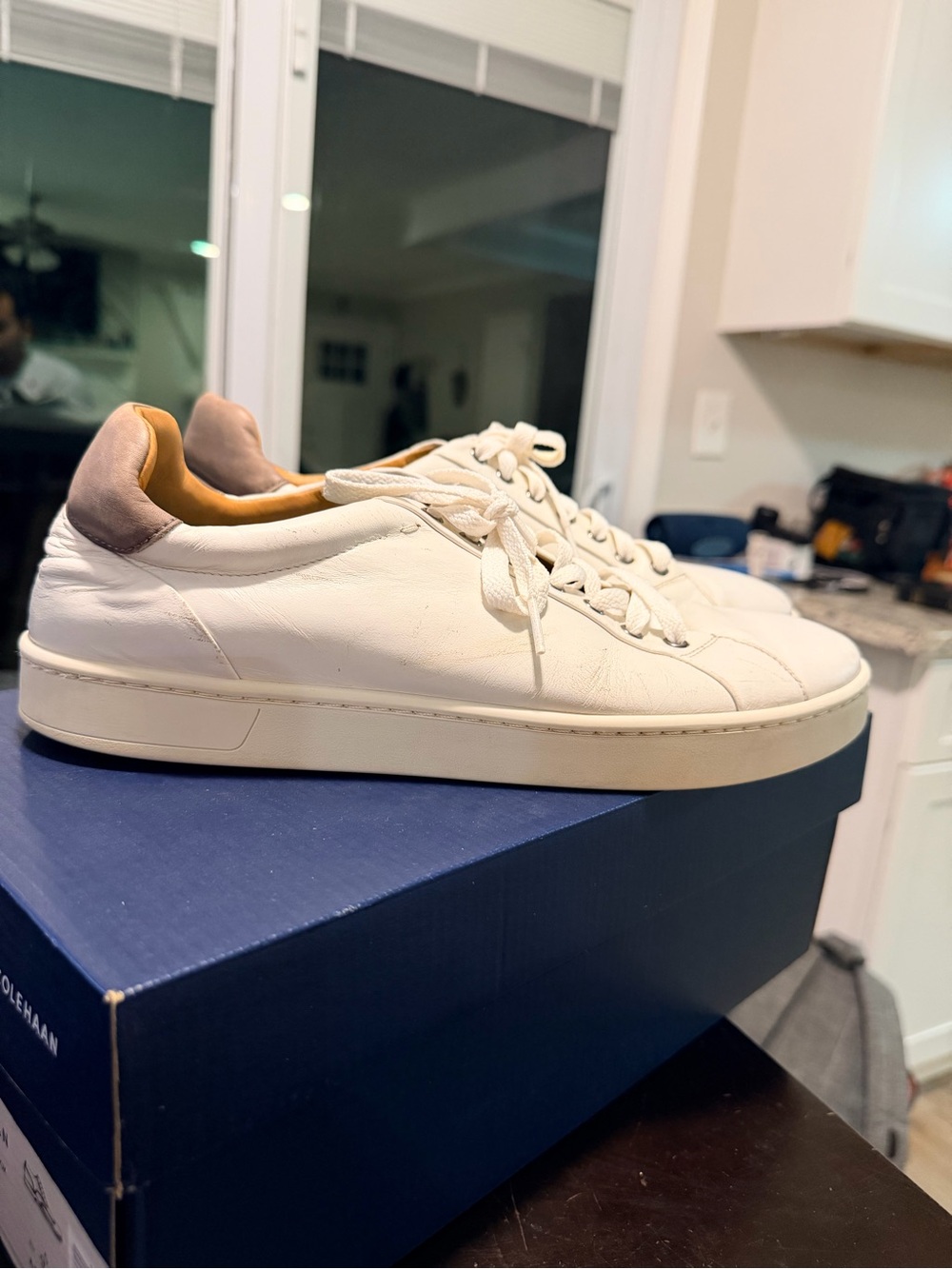 Magnanni White Leather Low-Top Sneakers with Tan Heel